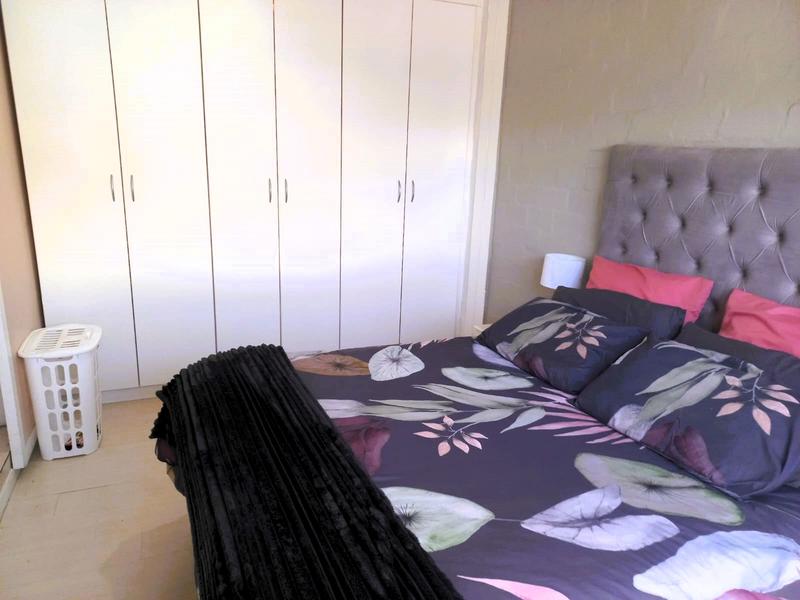 4 Bedroom Property for Sale in Guldenland Western Cape